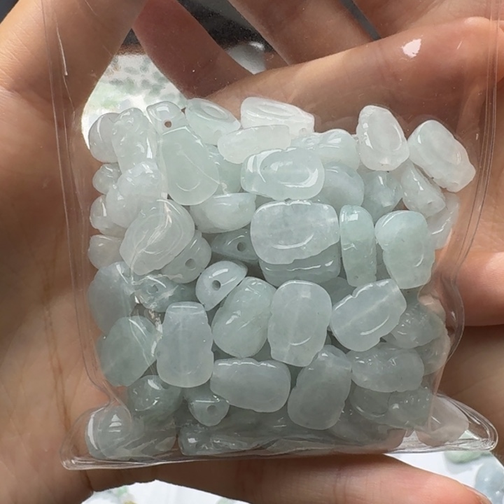 未镶嵌挂件翡翠福利1个，不包邮，拍一单邮费发货