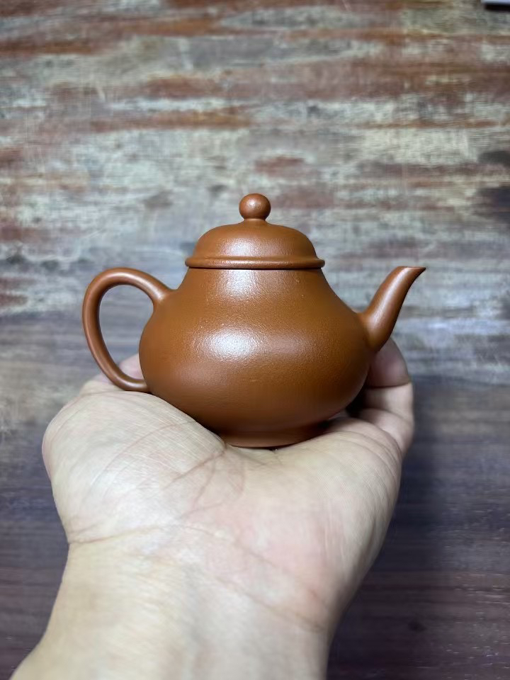 梨形壶 精工半手 容量160cc 朱泥