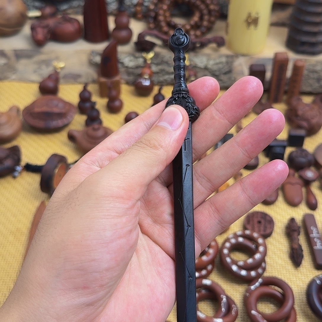 木玉华19公分天师剑一物一拍