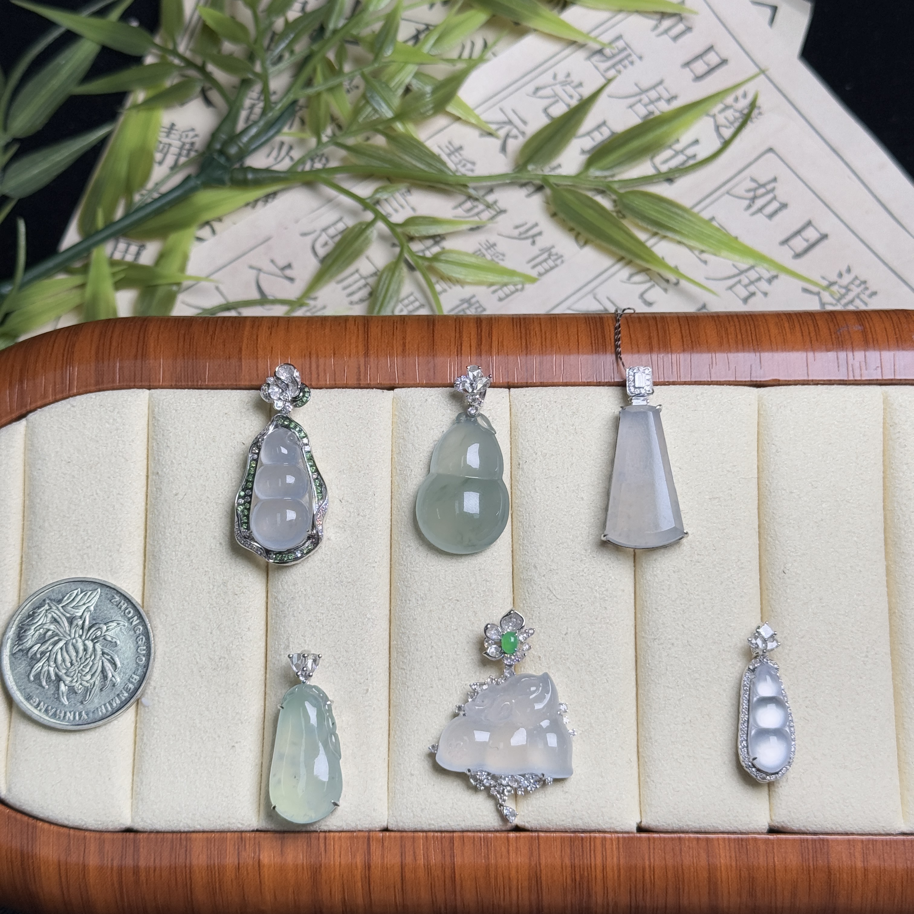 思懿珠宝   18K翡翠吊坠-9800-2-XMG-多样性发一