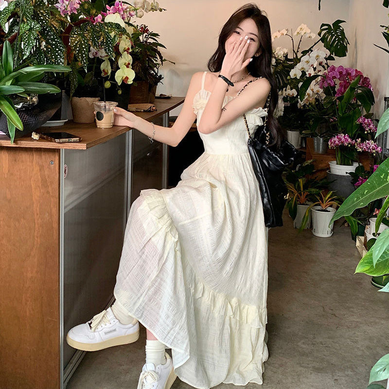 2025新款茶歇法式初恋清纯吊带连衣裙女夏季显瘦设计感长裙礼服