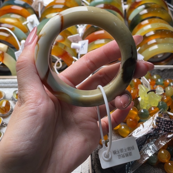 蛇纹石玉手镯未镶嵌55