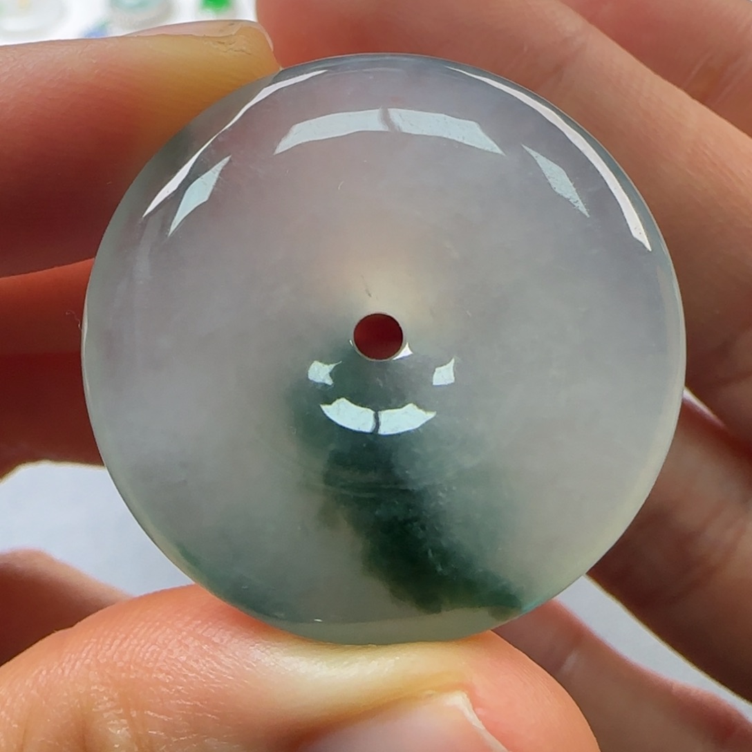 翡翠颈饰未镶嵌扣子