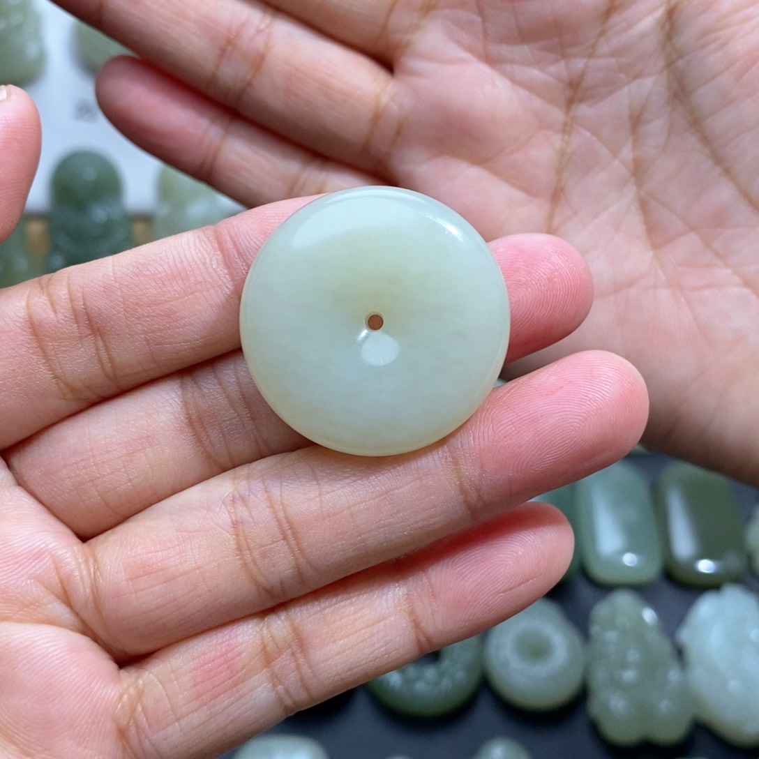 和田玉颈饰未镶嵌汪****德