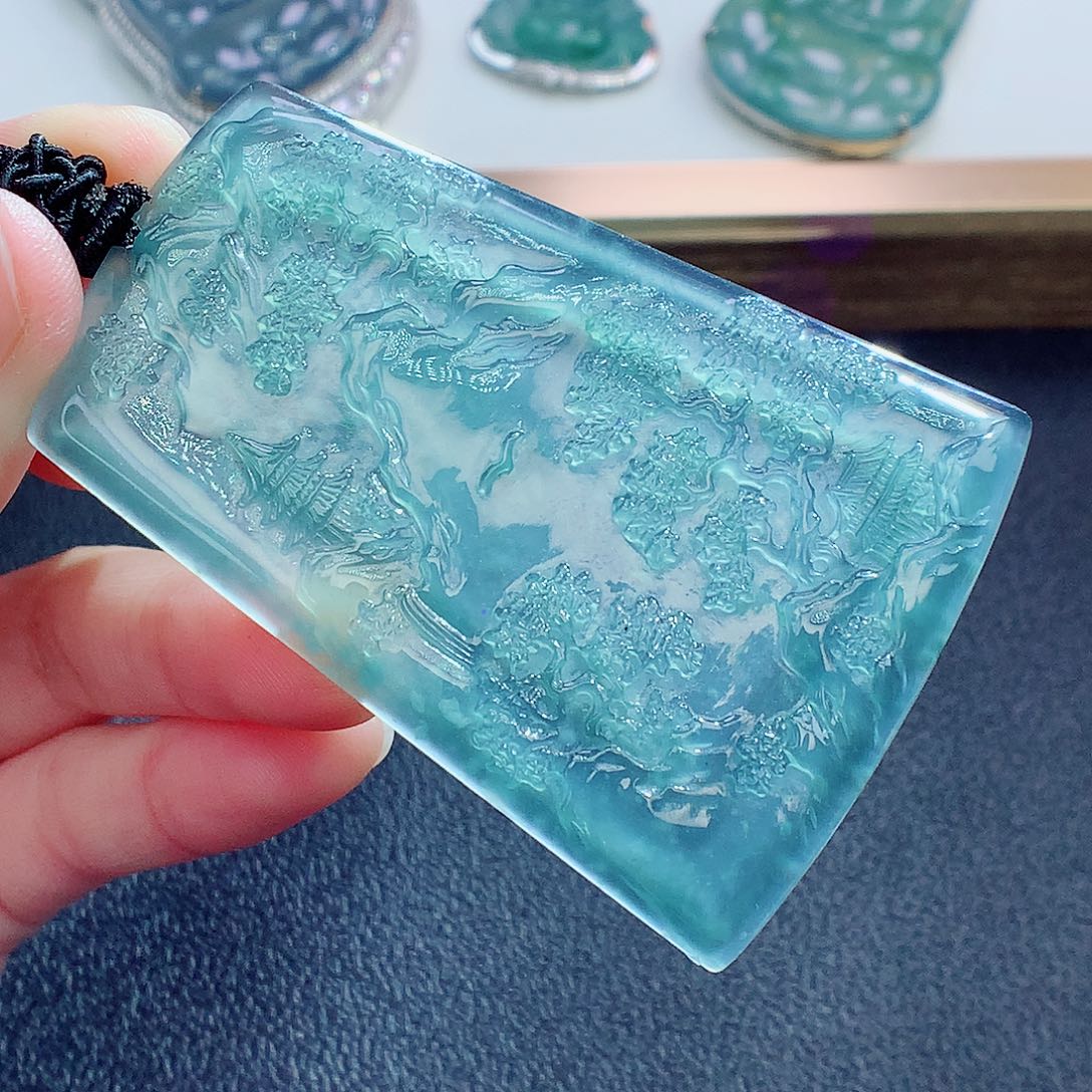 翡翠颈饰未镶嵌翡翠