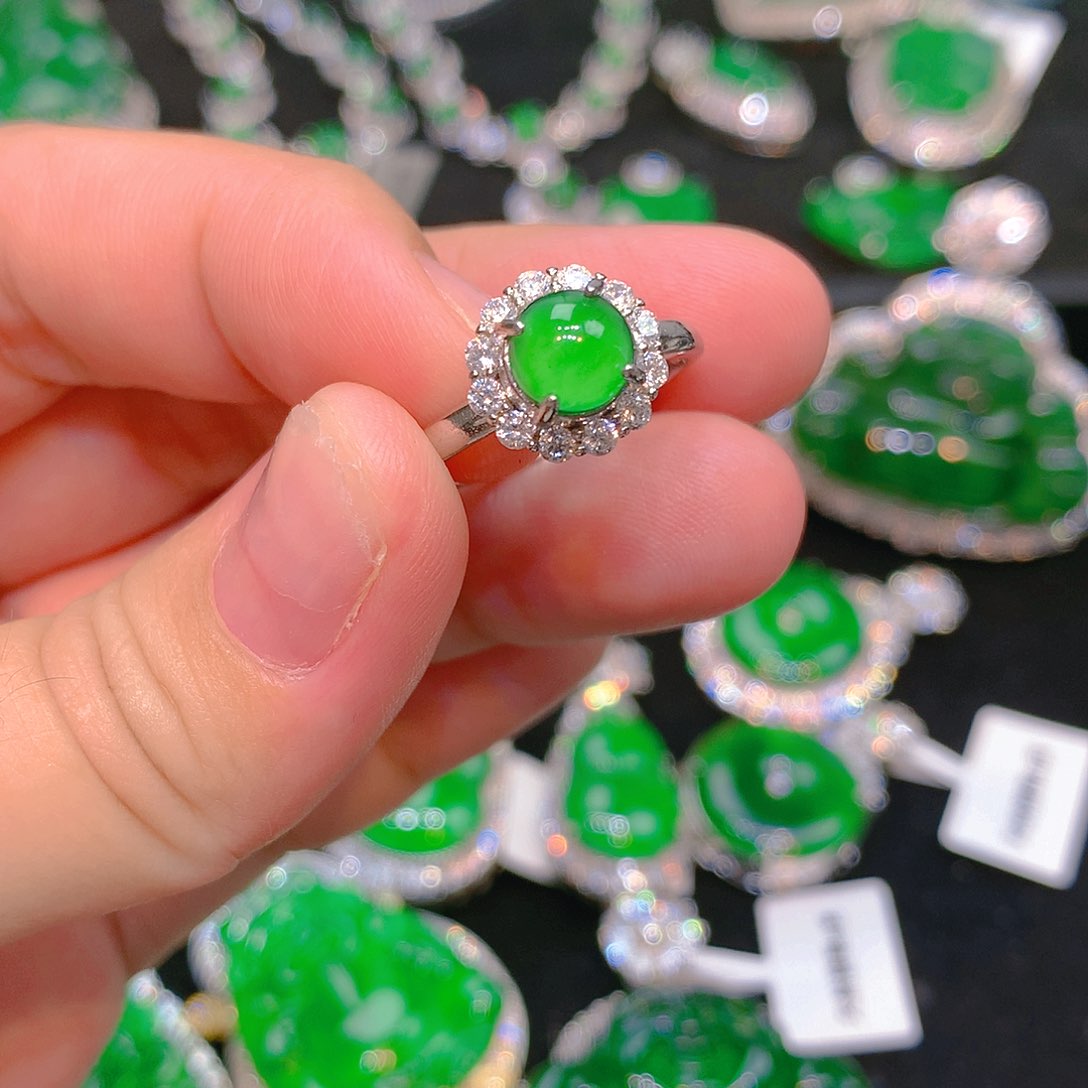 翡翠银S925镶嵌颈饰翡翠