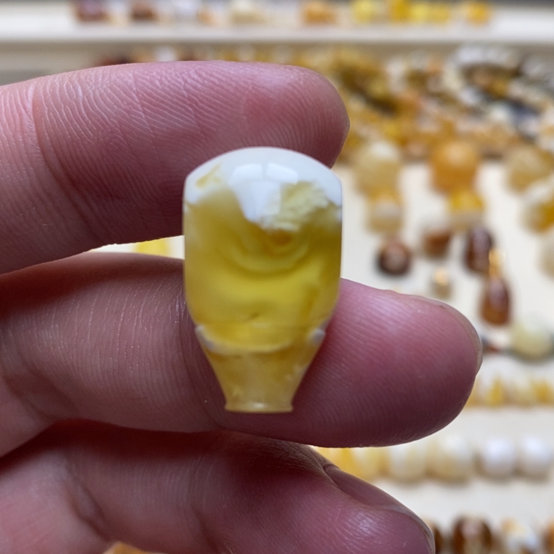 琥珀未镶嵌珠宝奇石