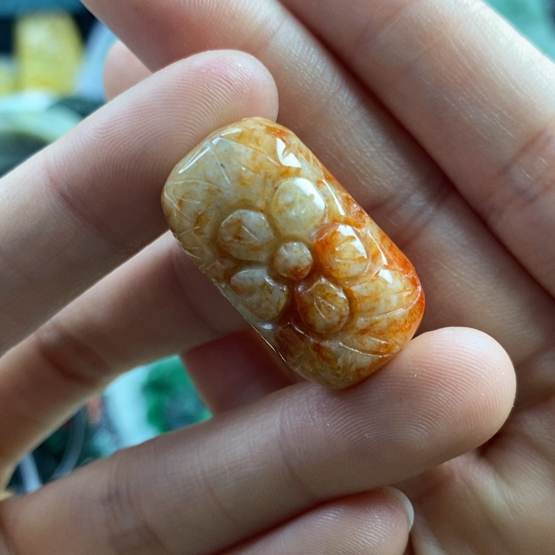 翡翠颈饰未镶嵌吊坠