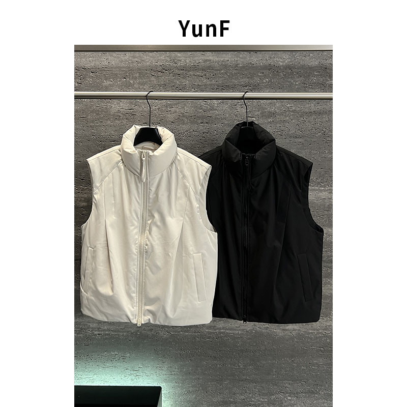 YunF 25A/W 秋冬季「闲适的铠甲」立领挺度压褶保暖休闲羽绒马甲