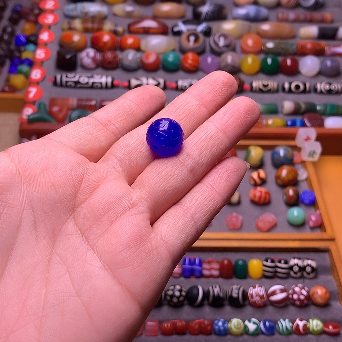 ****）玛瑙/玉髓未镶嵌颈饰