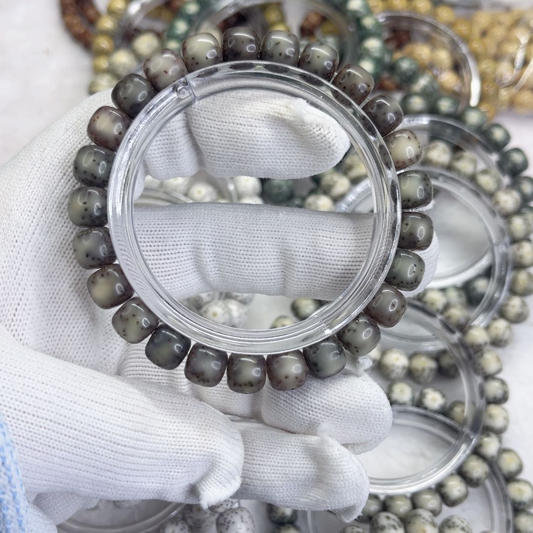 星月菩提手串指*针侧留白