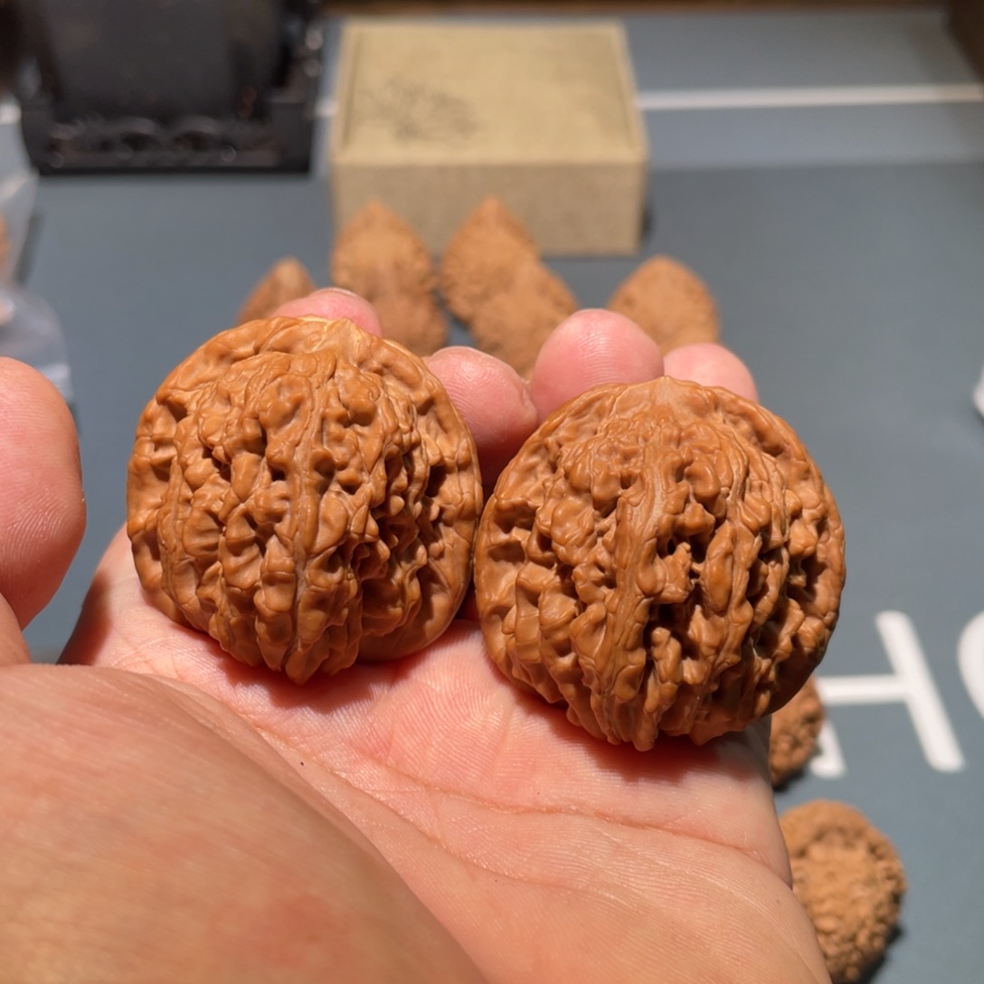 文玩核桃把件特*四座楼41.5