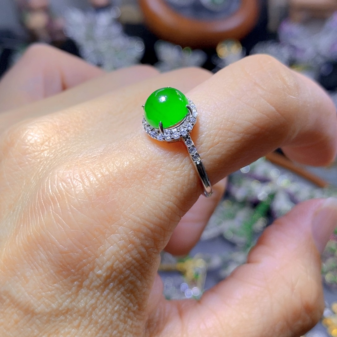 翡翠颈饰银S925镶嵌天然翡翠