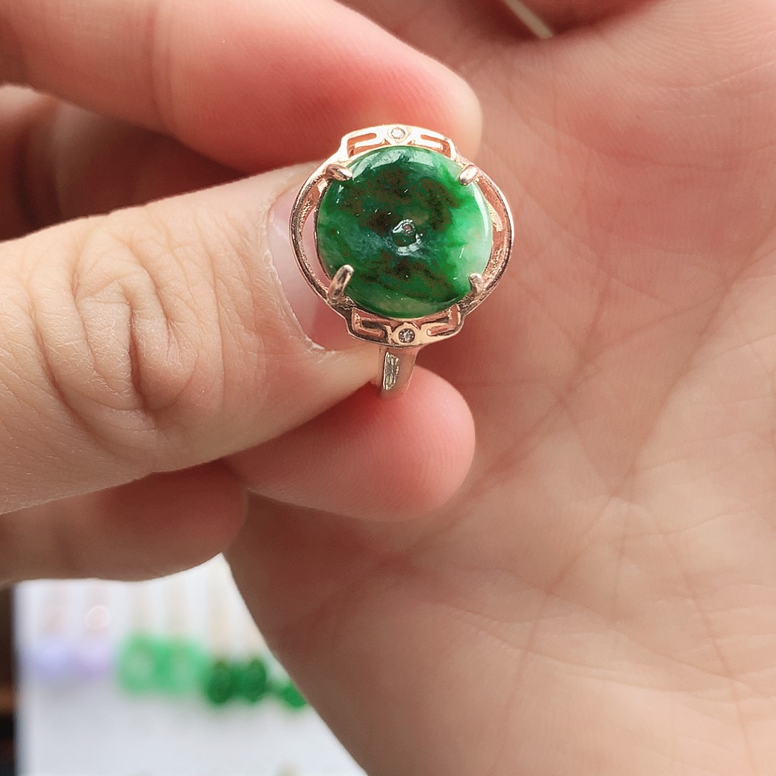 翡翠戒指未镶嵌戒指