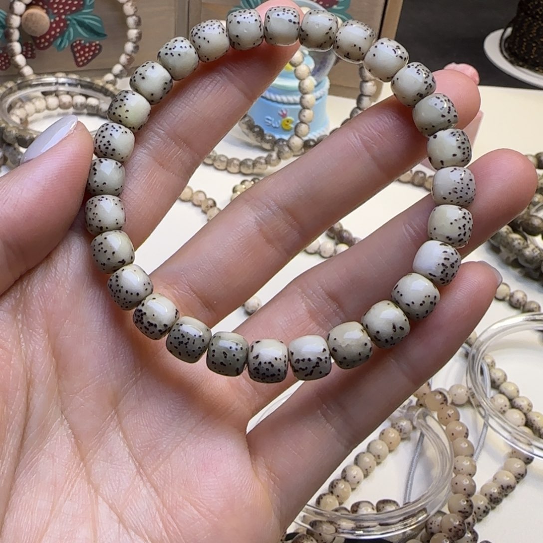 星月菩提吊坠石玉河豚8×7