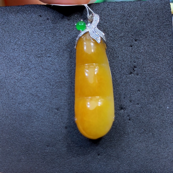 翡翠18K金镶嵌颈饰翡翠