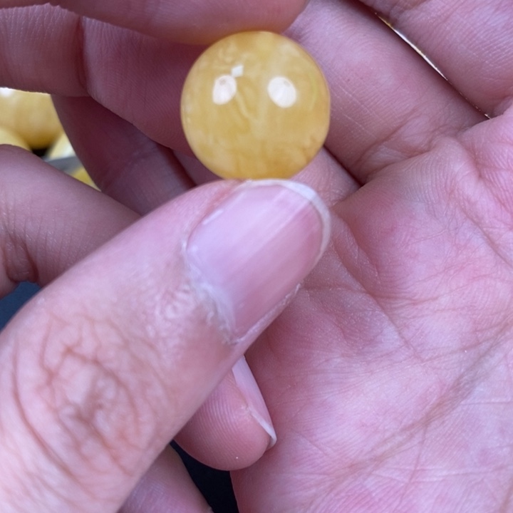 未镶嵌琥珀裸石微瑕24