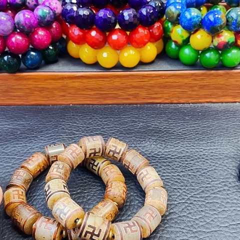 手饰玛瑙未镶嵌万字