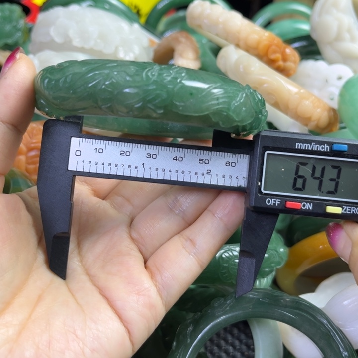 国***E石英质玉未镶嵌手镯