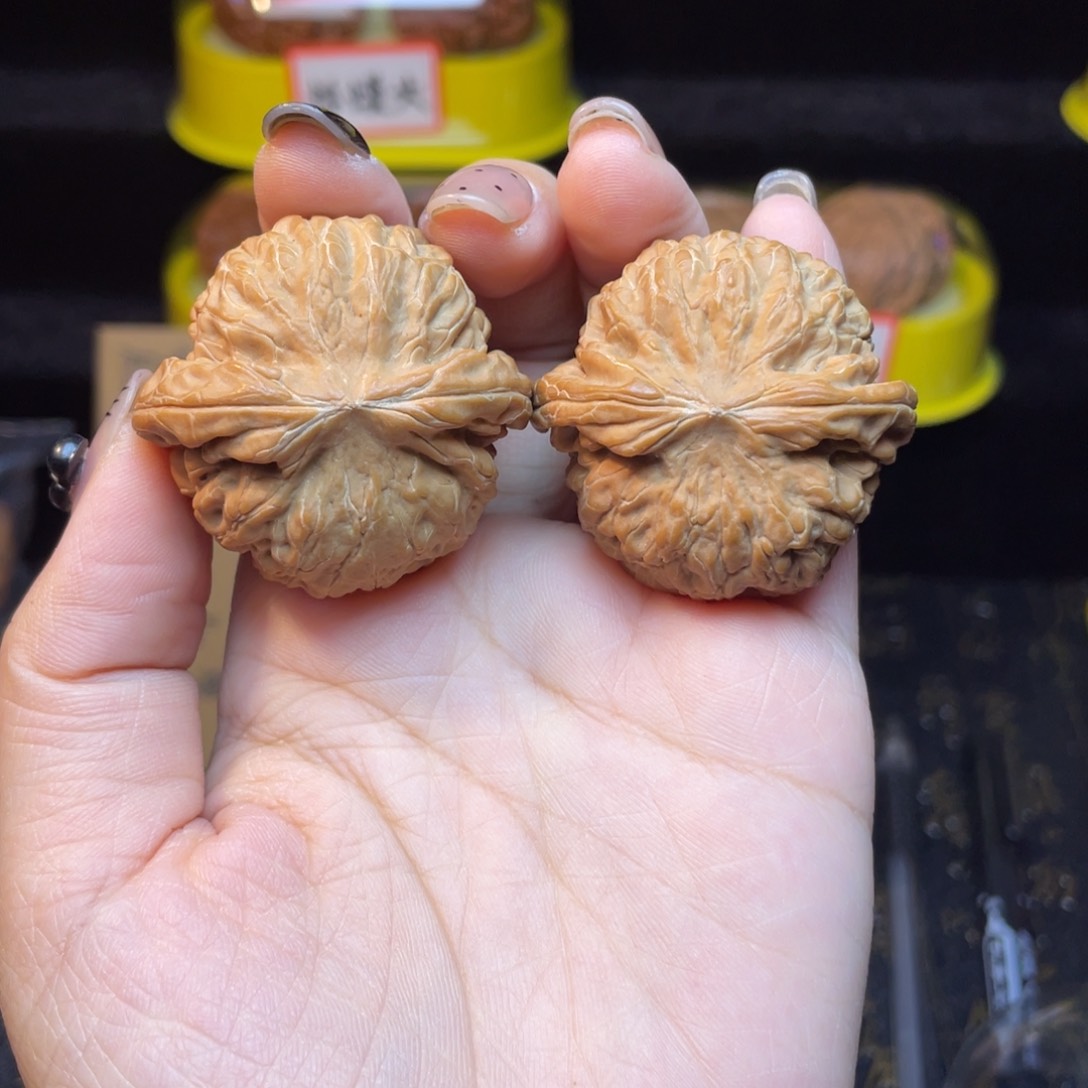 文玩核桃把件京娘湖38