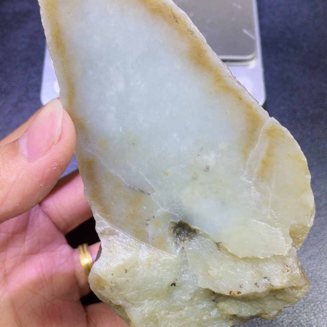 未镶嵌和田玉（糖玉）珠宝半成品