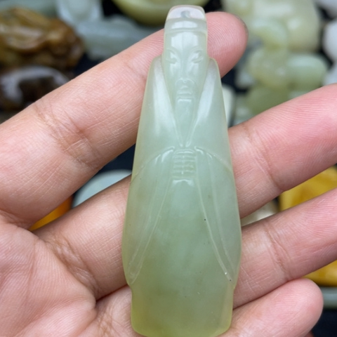 未镶嵌蛇纹石玉颈饰3