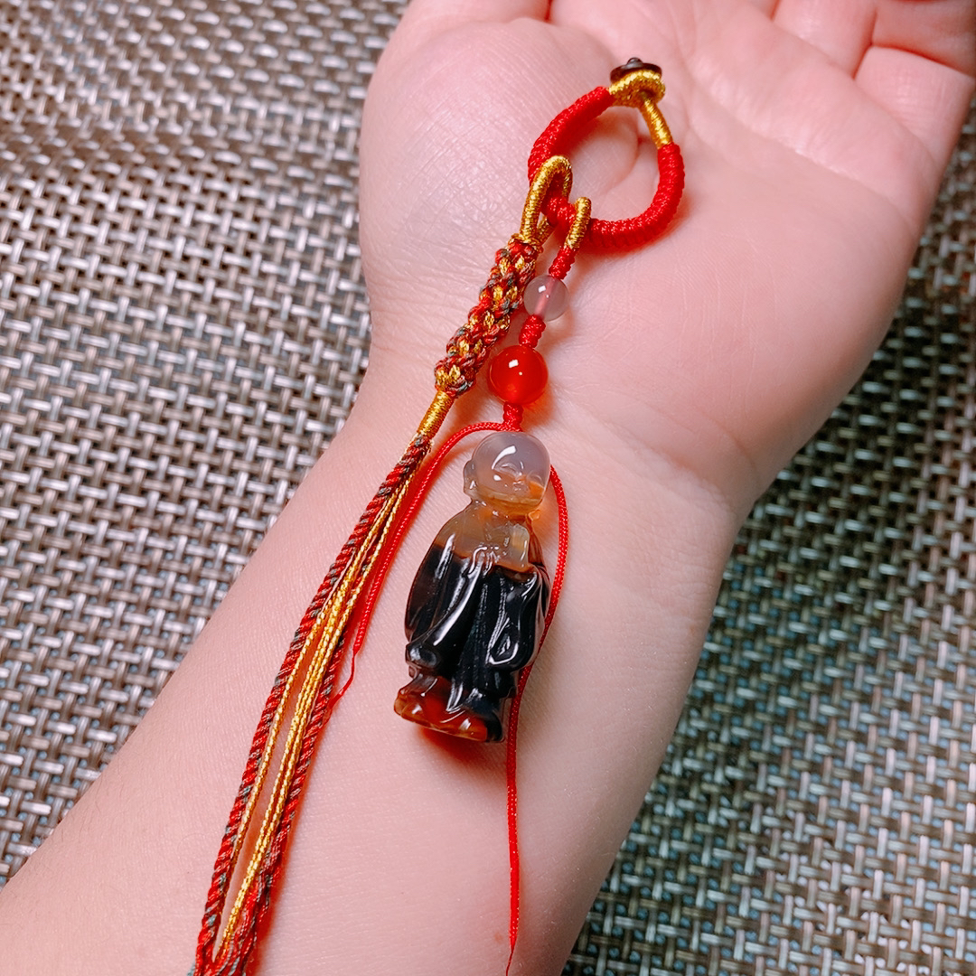 天然玛瑙原石手工立体精雕小沙弥吊坠包挂件玛瑙悟道小和尚钥匙扣