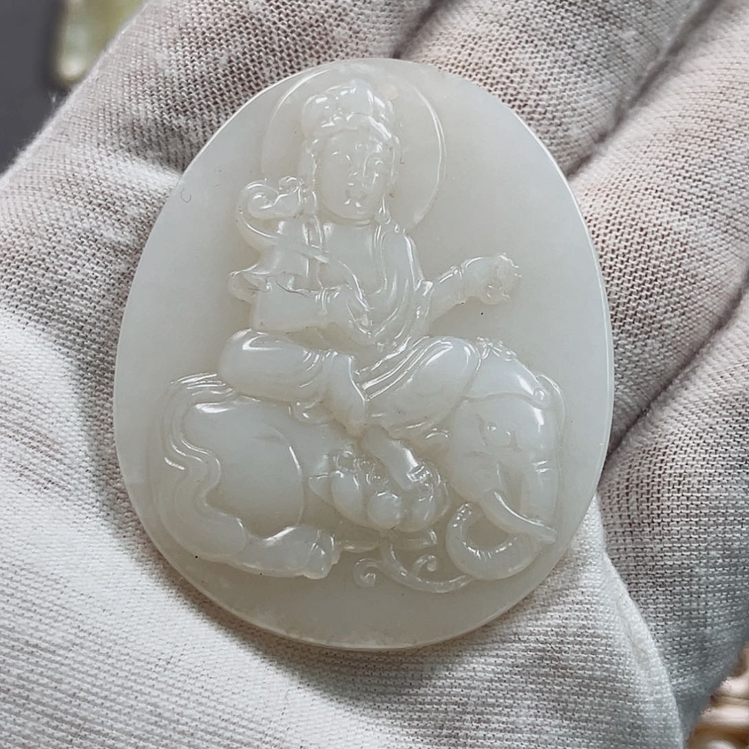 和田玉挂件未镶嵌探***现