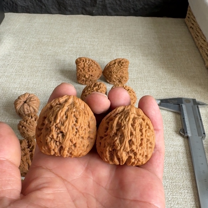 吉***祥吊坠文玩核桃南疆石