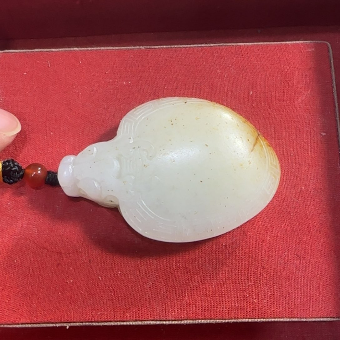 和田玉挂件未镶嵌刀*