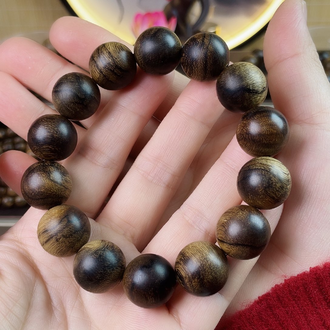 沉香手串婴***袋越南芽庄老白棋玉化老料瘤疤1.6