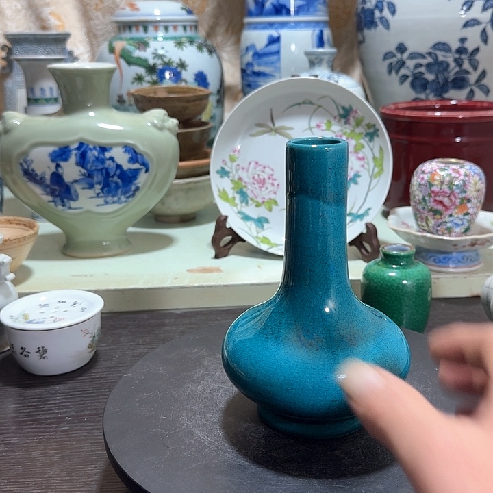 不***茶瓷片一个孔雀绿小花瓶子