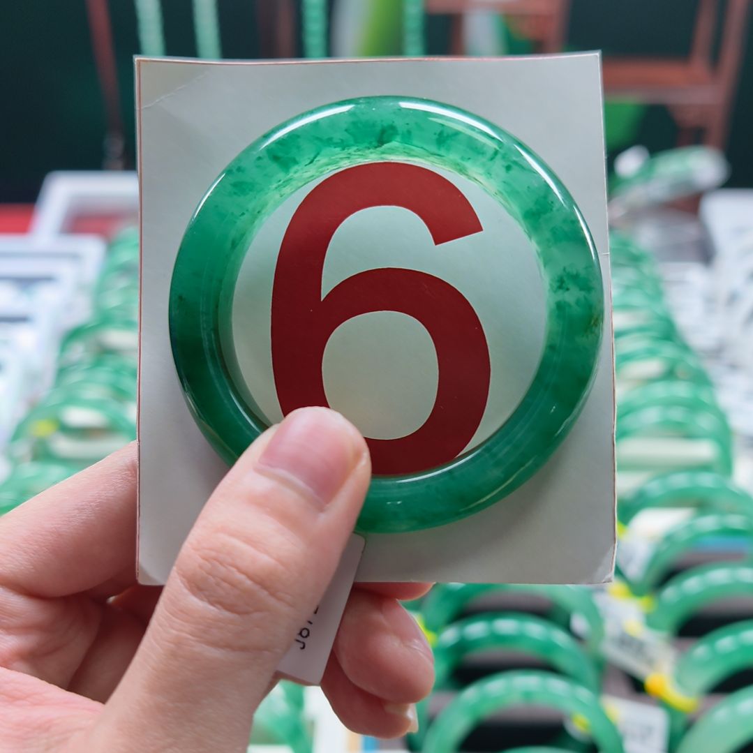 石英质玉（非洲翠）未镶嵌手镯非洲翠手镯