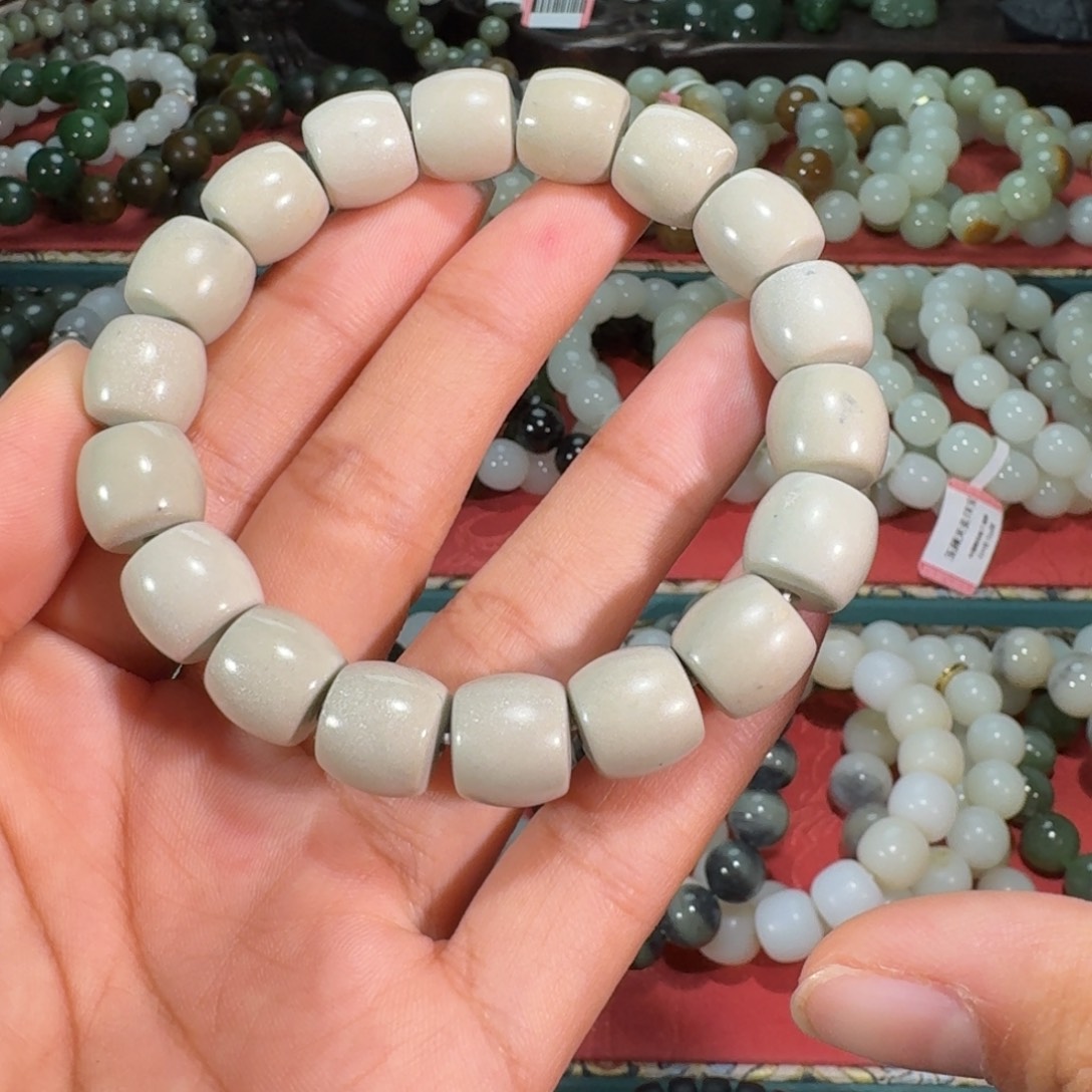 和田玉未镶嵌手链