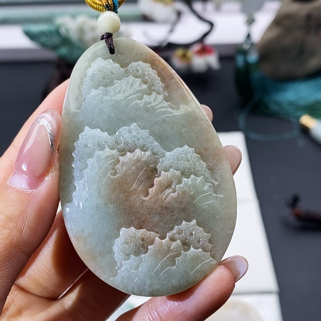 翡翠颈饰未镶嵌翡翠