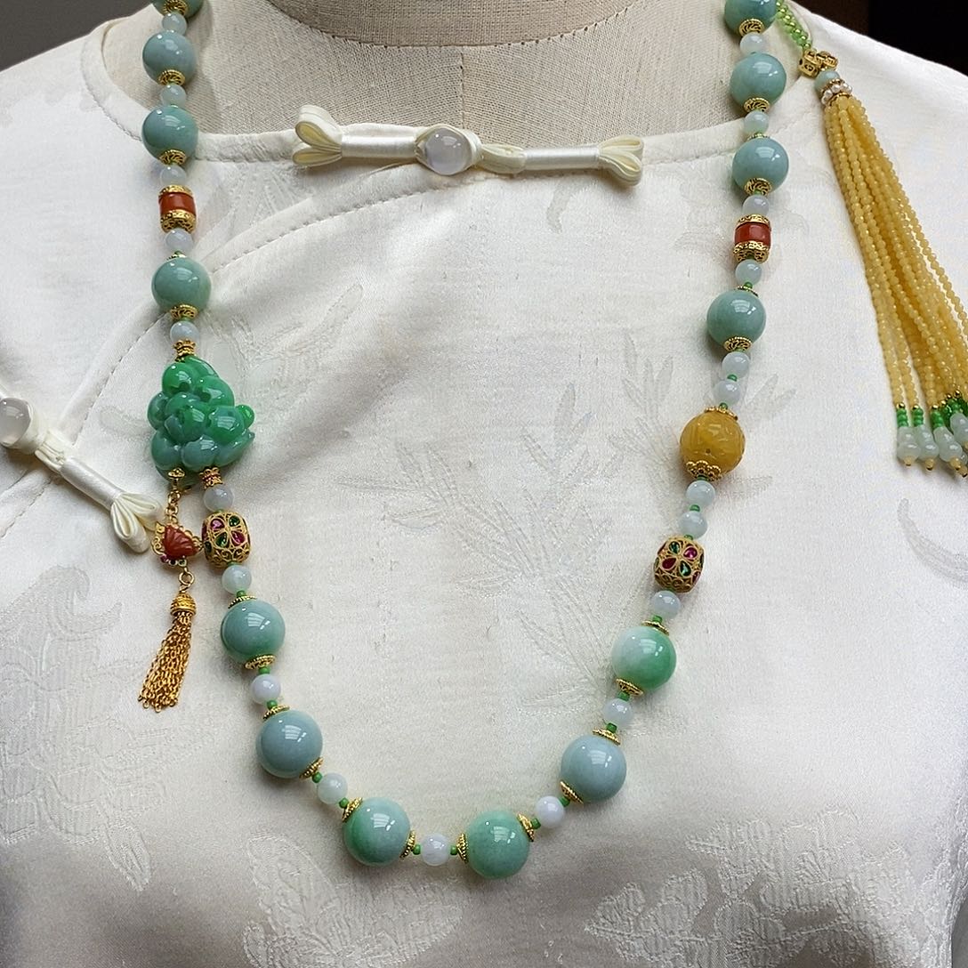 翡翠颈饰未镶嵌天然