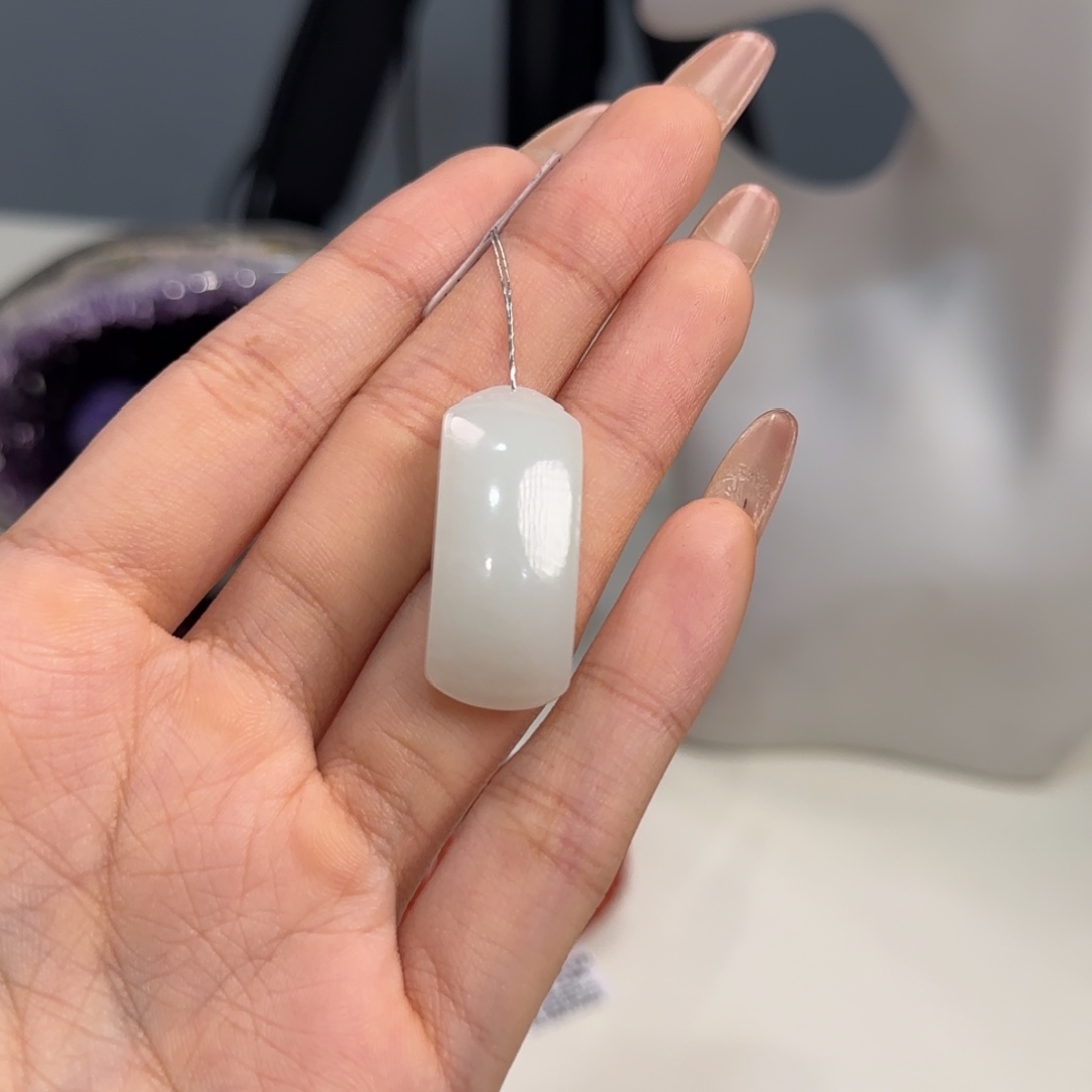 和田玉未镶嵌颈饰无事牌俄料