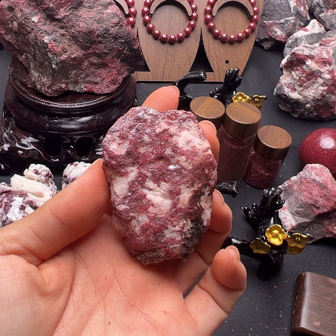 天然辰砂天然朱砂原石毛料