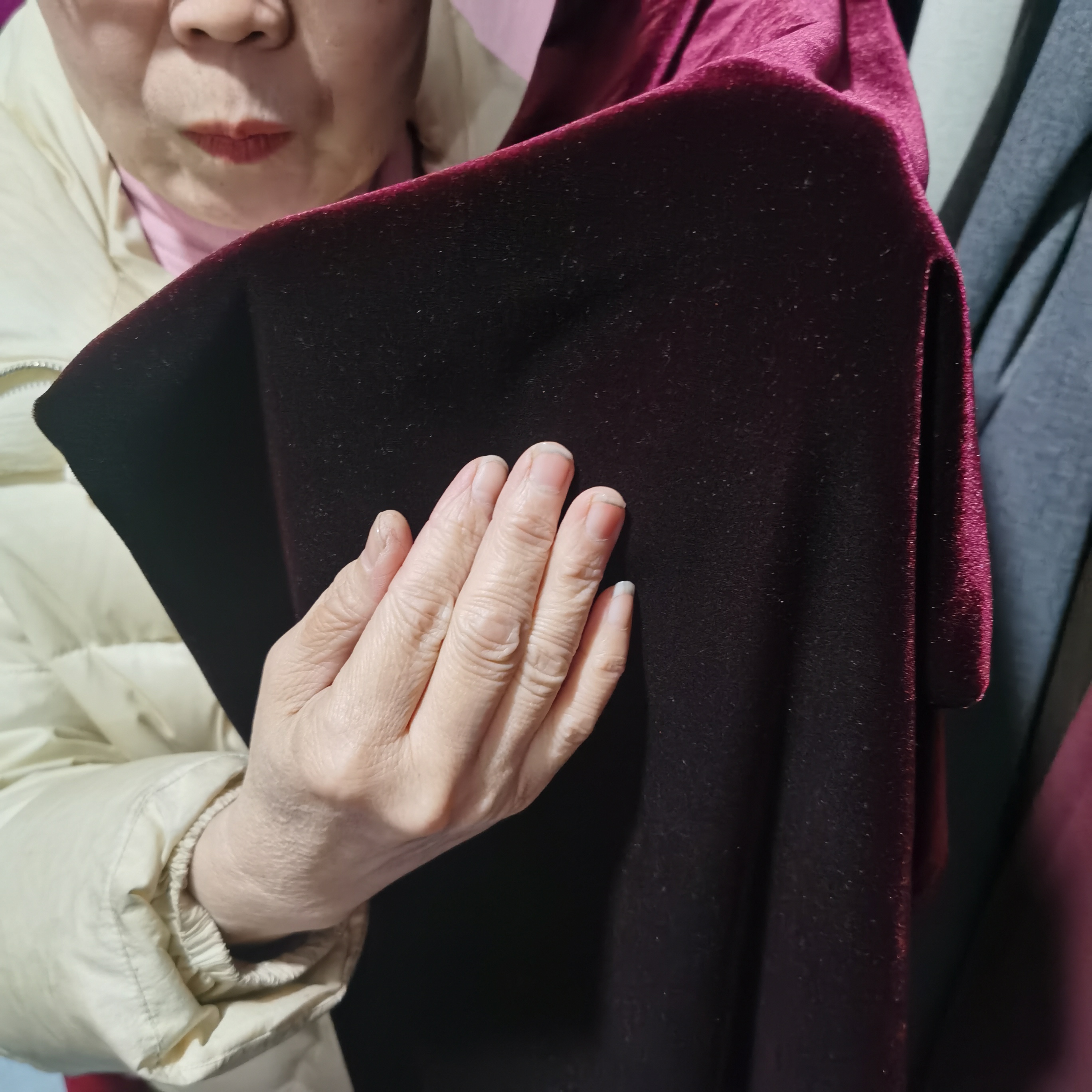 丝绒布料酒红色1.5米