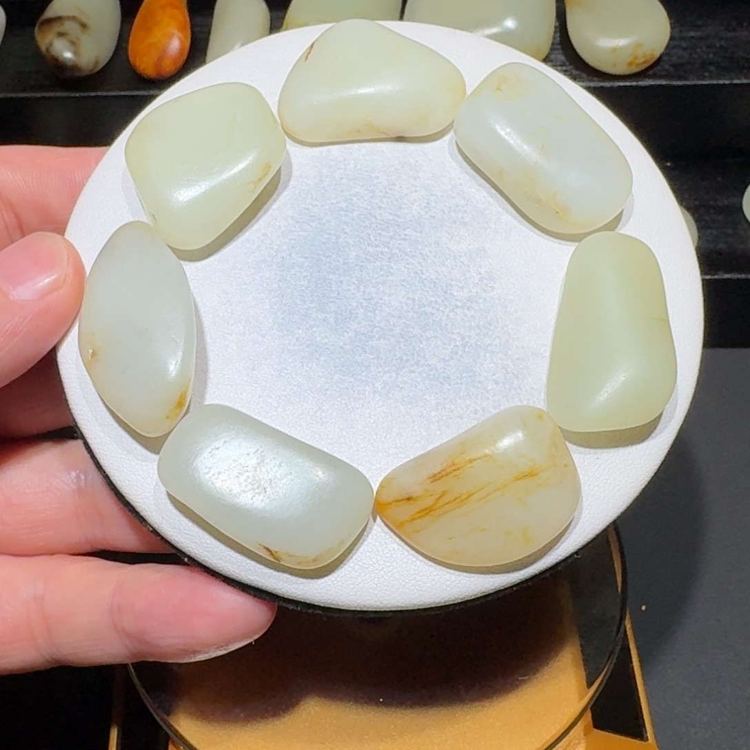 用***7和田玉未镶嵌颈饰