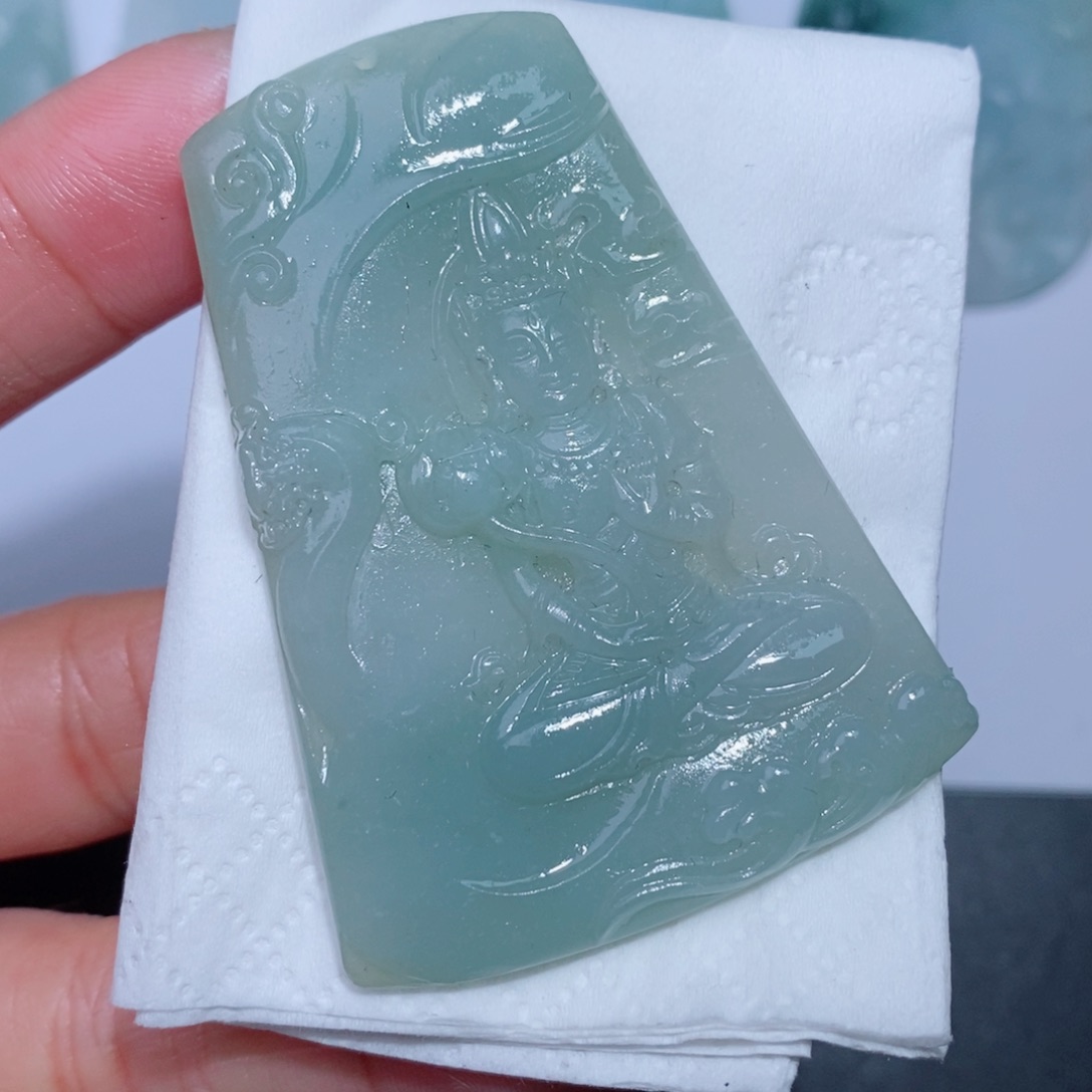 定制翡翠吊坠未镶嵌