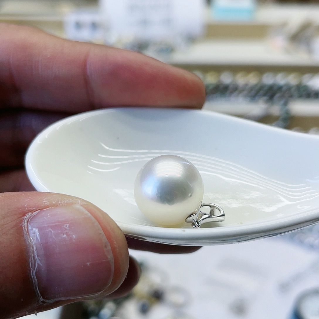 海水珍珠颈饰18K金镶嵌