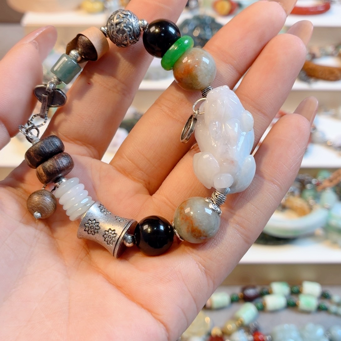 小***齐未镶嵌手链翡翠手串