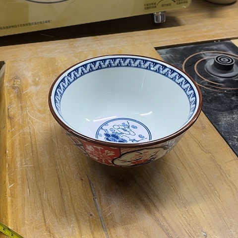 微瑕，不能明火，口径15厘米，高7，4个面碗