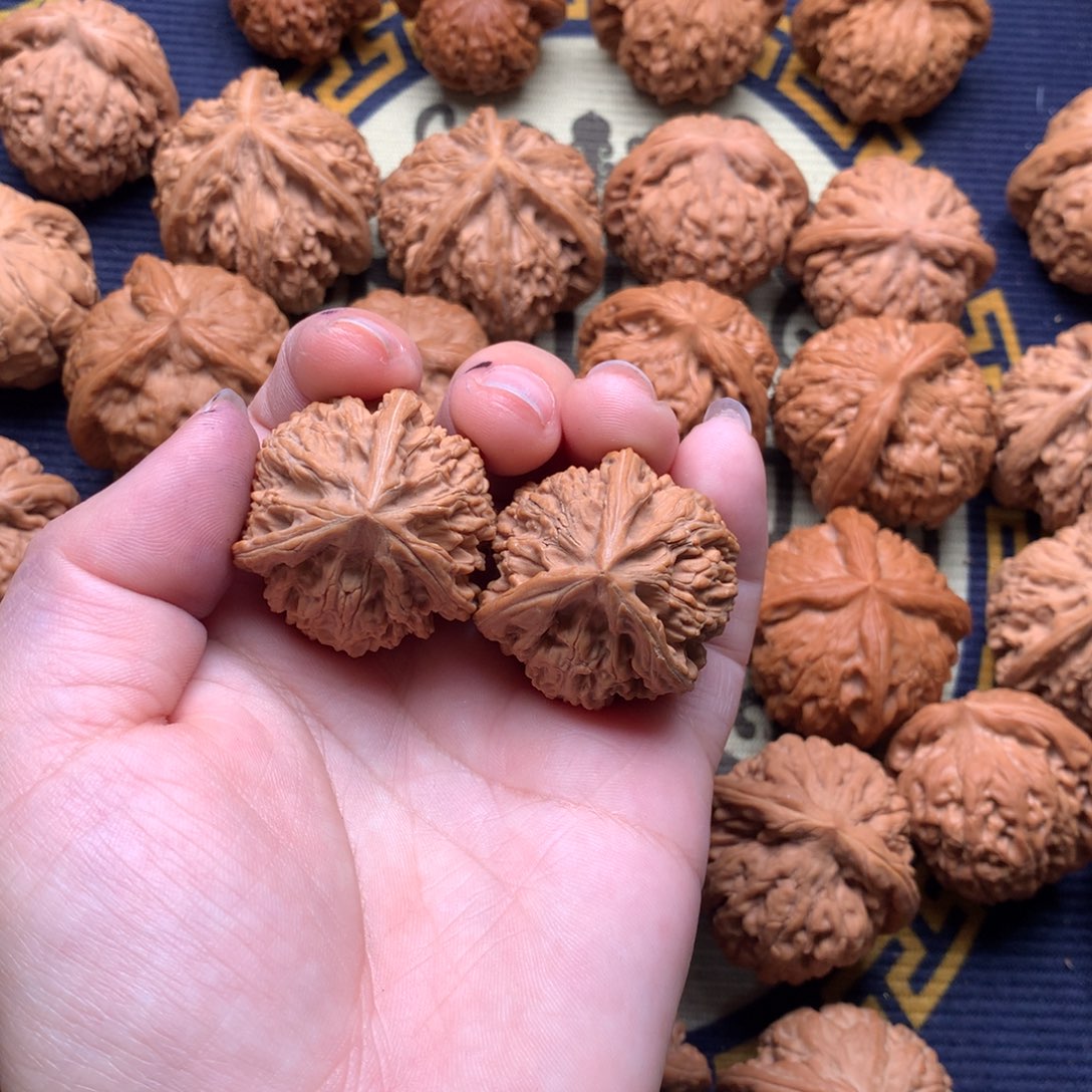 文玩核桃吊坠文山34