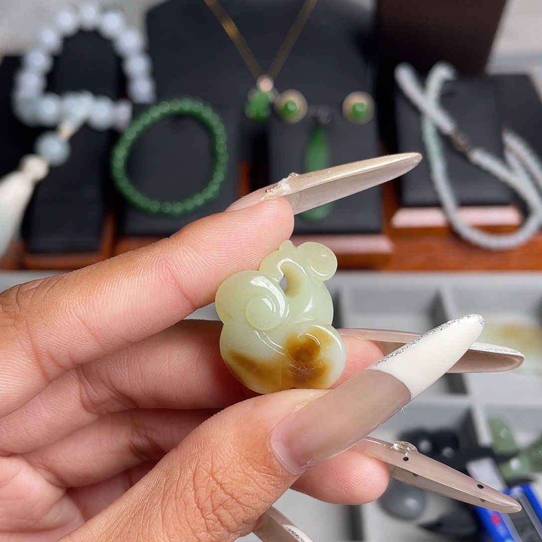 颈饰未镶嵌和田玉