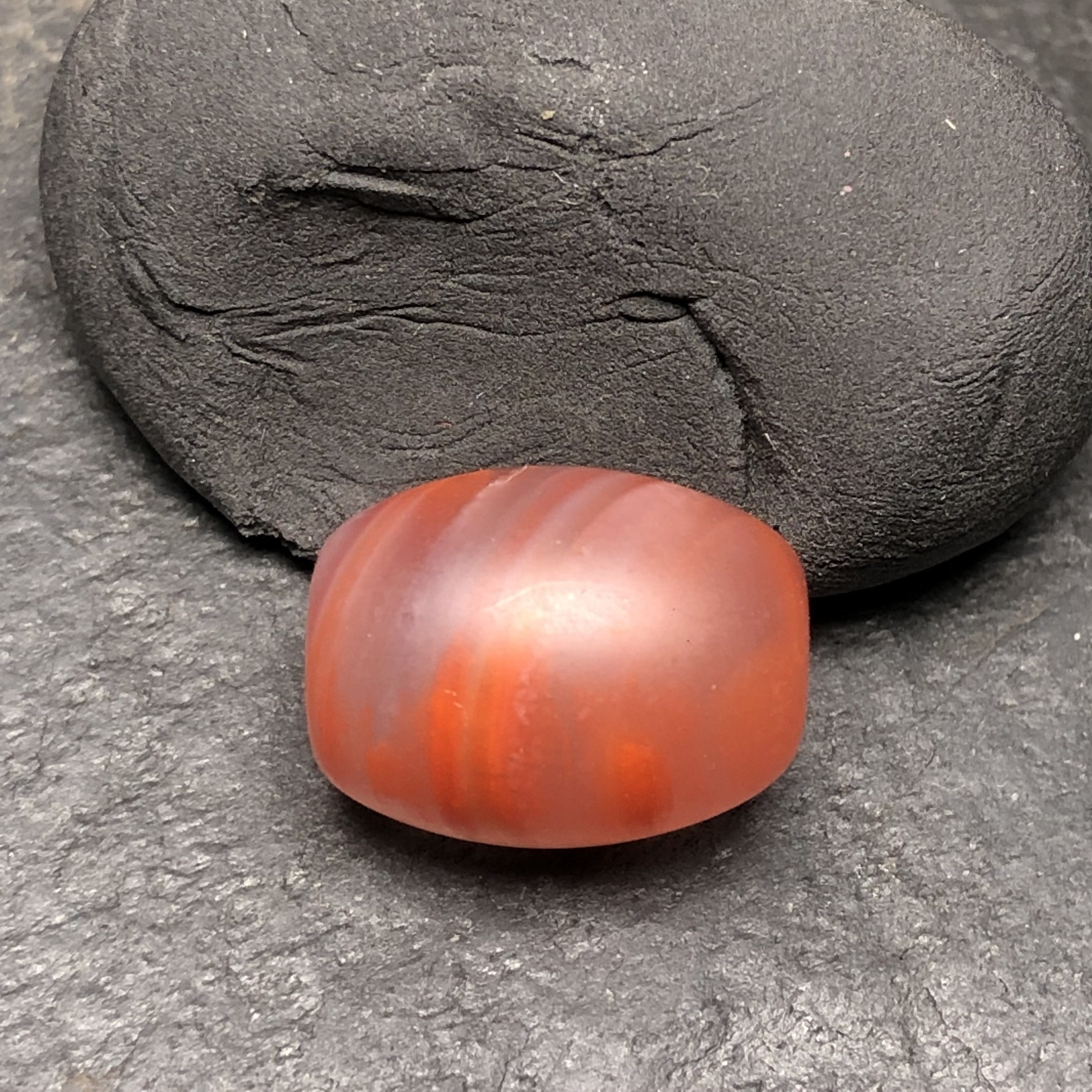 原矿川料南红玛瑙纯手工打磨尺寸16x12.2毫米