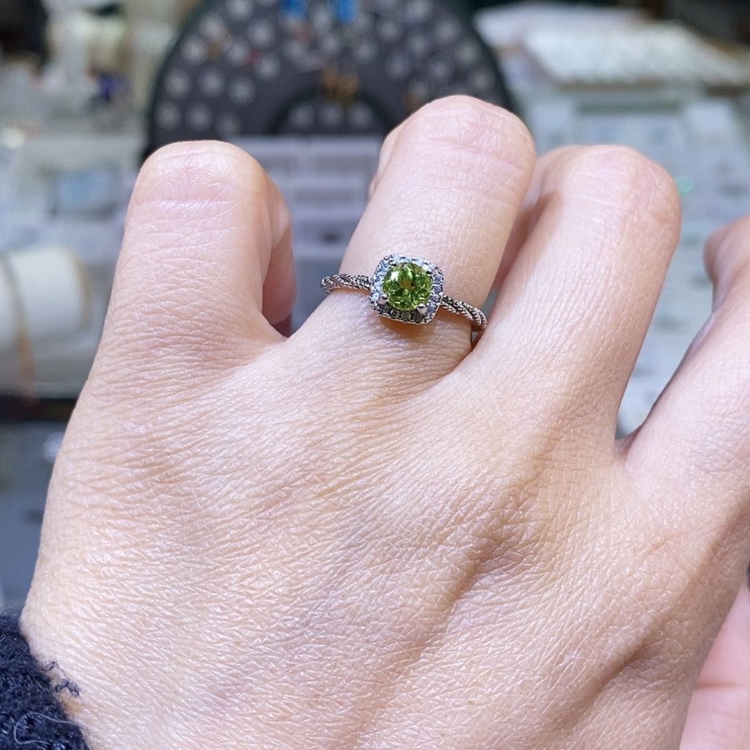橄榄石戒指银S925镶嵌天然橄榄石戒指