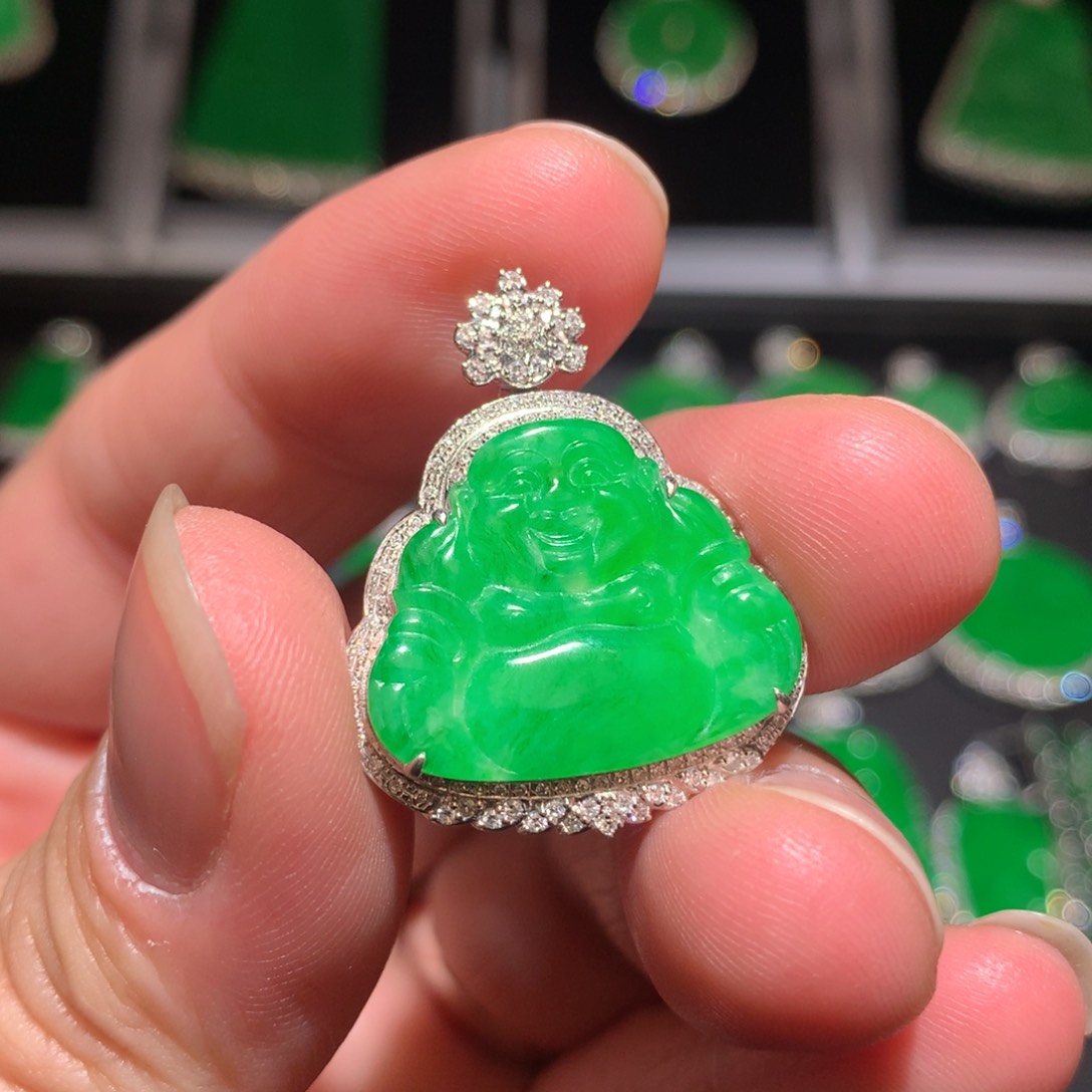 翡翠颈饰18K金镶嵌翡翠