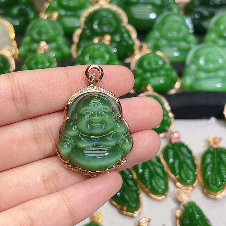 和田玉（碧玉）颈饰18K金镶嵌